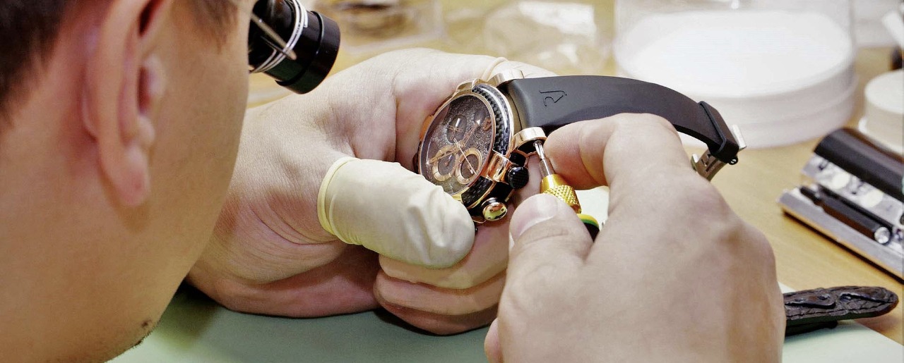 Watch Repairs and Servicing: Preserving the Heart of Your Timepiece